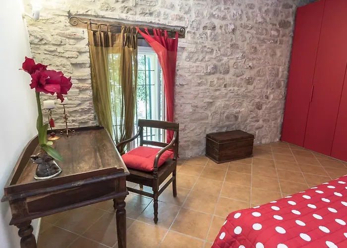 Borgo Spagnoli Gospodarstwo agroturystyczne *